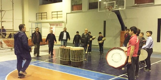 Hisarcık Anadolu İmam Hatip Lisesi’nin Mehter Takımı, Cumhuriyet Bayramı’na Hazırlanıyor