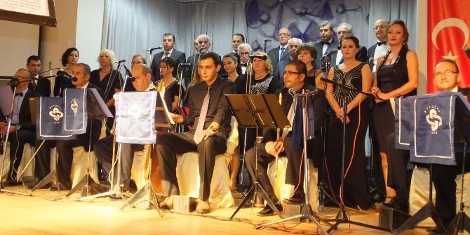 Burhaniye De Sonbahar Konseri’ne Yoğun İlgi