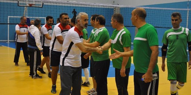Öğretmenlerarası Voleybol Turnuvası Başladı