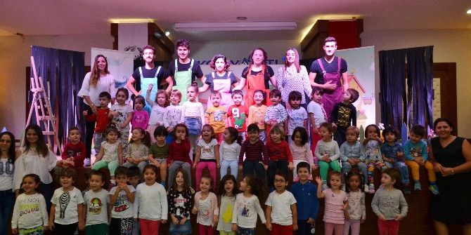 Konyaaltı Belediyesi’nden Öğrencilere Tiyatro