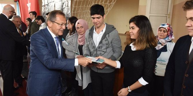 Valilikten ’Balıkesir Okuyor’ Kampanyası