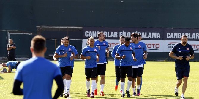 Antalyaspor Eksik Çalıştı