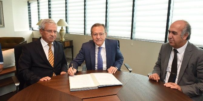 Büyükşehir’den Üniversitelilere ’Altın Bilezik’