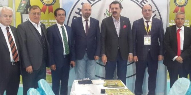 Hisarcıklıoğlu Burhaniye Belediyesi Standını Ziyaret Etti