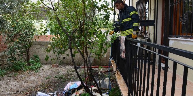 Söke’de Kendini İçeri Kilitleyip Evi Ateşe Verdi