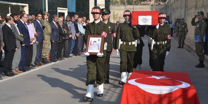 Yıldırım Çarparak Şehit Olan Asker İçin Tören Düzenlendi