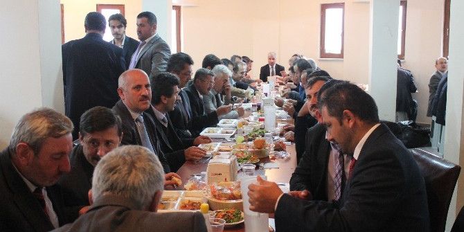 Araç’ta Müftülük Personeli, Kaynaşma Yemeğinde Buluştu