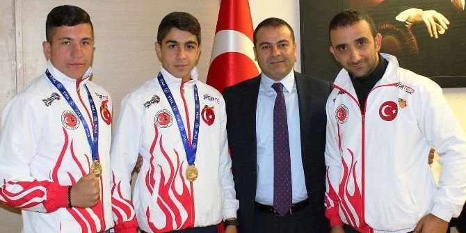 Kaymakam Yaşar, Şampiyon Sporcuları Ödüllendirdi