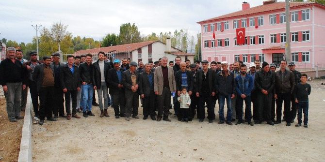 Köylülerden İlkokulun Ortaokula Dönüştürülmesine Tepki