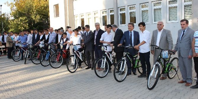 İmam Hatip Lisesinde Aşure Ve Ödül Programı