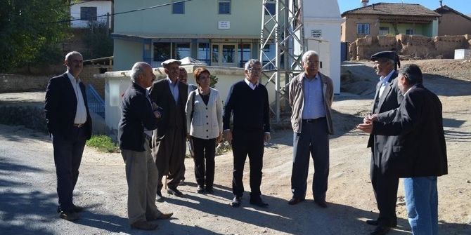 Sarıoğlu Fırıncı Mahallesi Sakinlerinin Sorunlarını Dinledi