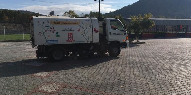 Vezirhan Beldesinin Cadde Ve Sokakları Temizleniyor