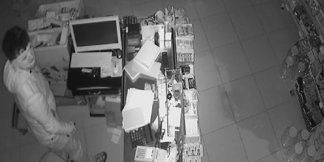 Mut’ta Market Soyan Hırsızlar Güvenlik Kamerasına Takıldı