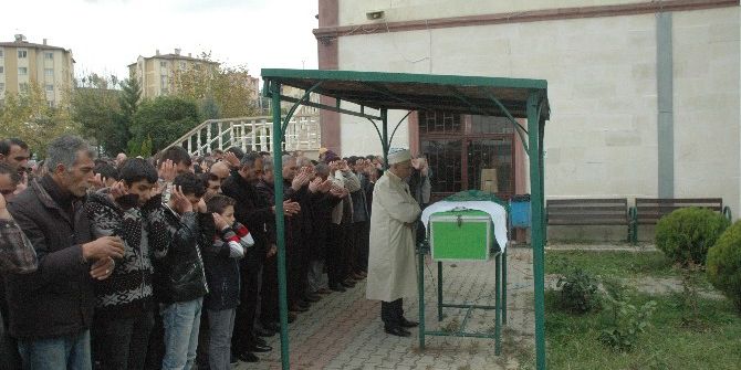 Öldürülen Site Yöneticisi Son Yolculuğuna Uğurlandı