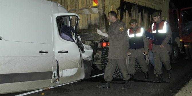 Tekirdağ’da Minibüs İle Kamyon Çarpıştı: 1 Ölü