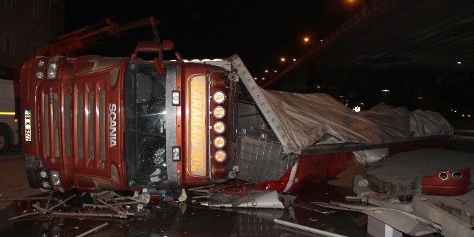 Samsun’da Tır Devrildi: 1 Yaralı