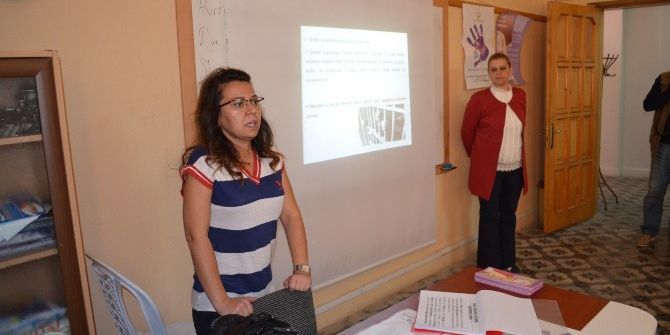 Kursiyer Kadınlar Bilgilendirildi