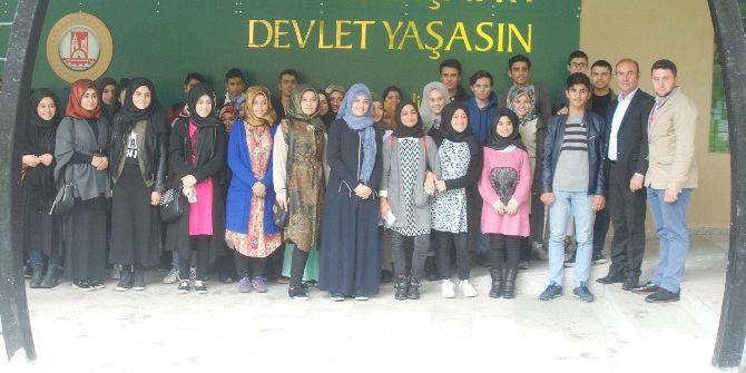 Şeyh Edebali Türbesi Ve Osmanlı Padişahları Tarih Şeridi’ne Ziyaretler Devam Ediyor