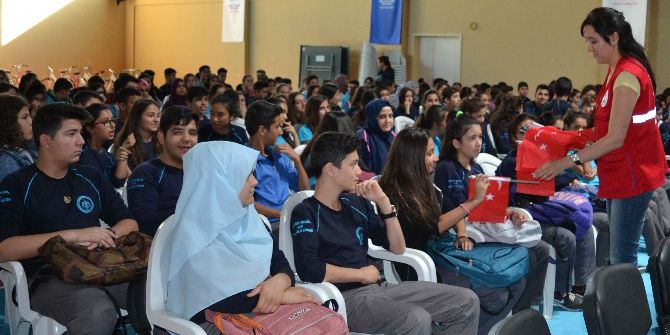 Yüreğir Gençlik Merkezi Tarafından Öğrencilere "Vatan Ve Bayrak Sevgisi" Etkinliği