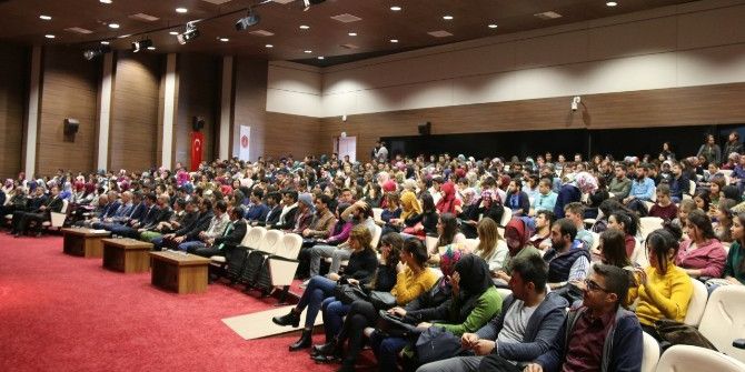 Neü’de ‘Cumhuriyetimizin İlanının 93. Yıl Dönümü’ Konulu Panel Düzenlendi