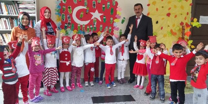 Nezaket Okulları Cumhuriyet Bayramını Kutladı