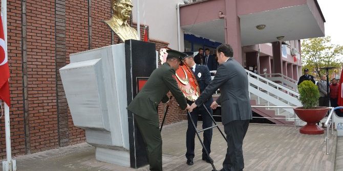 Niksar’da 29 Ekim Cumhuriyet Bayramı Çelenk Koyma Töreni