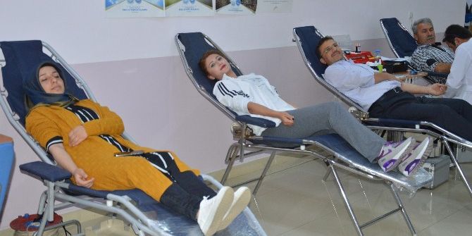 Niksar’da Kyk Öğrencilerinden Kan Bağışı