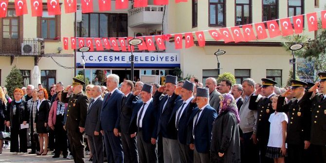 İzmir’in İlçelerini ’Cumhuriyet’ Coşkusu Sardı