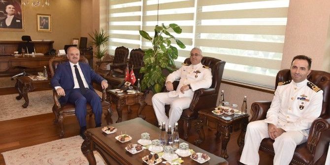 1. Muhrip Filotillası Komodoru Akarı İle Tcg Giresun Gemi Komutanı Timur’dan Vali Çakacak’a Ziyaret