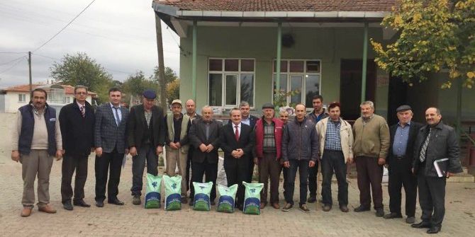 Üreticilere Yonca Tohumu Dağıtıldı