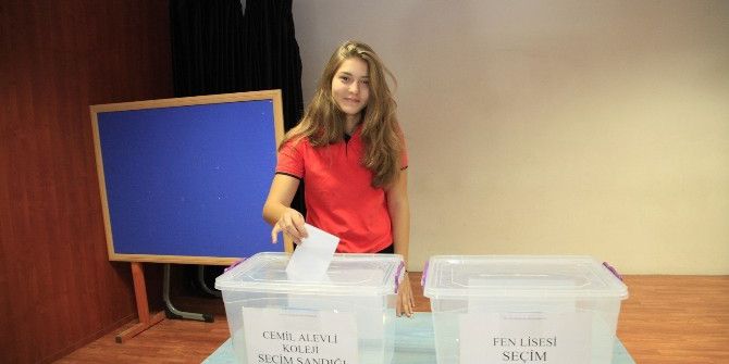 Gaziantep Kolej Vakfı Özel Liselerinin Öğrencileri Sandık Başında