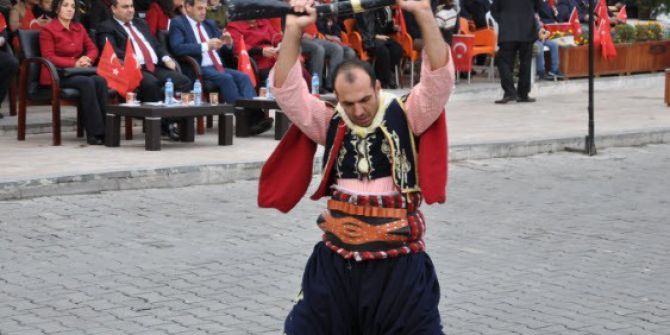 Kutlamalara Efeler Damgasını Vurdu