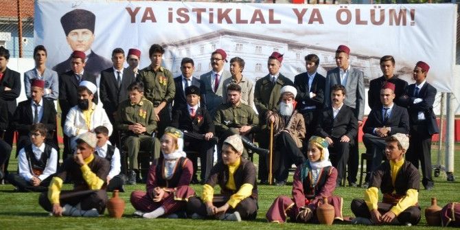 Ayvalık’ta Cumhuriyet Bayramı Kutlamalarına İlgi Yoğun Oldu