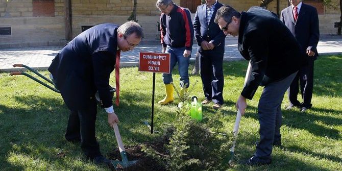 Tü’den Geleneksel ‘Cumhuriyet Fidanı’ Töreni
