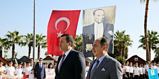 Finike’de Cumhuriyet Bayramı Coşkusu