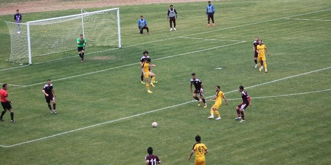 Bayburt Grup Özel İdare Gençlikspor - Kartalspor: 1-0