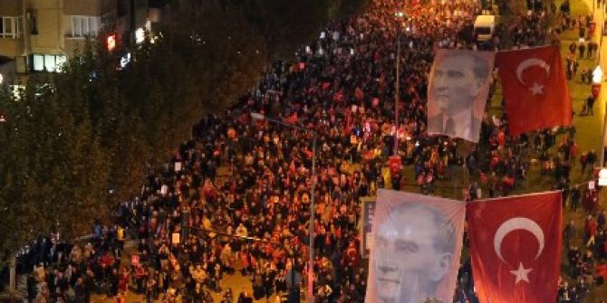 Nilüfer’de Binlerce Kişi Cumhuriyet İçin Yürüdü