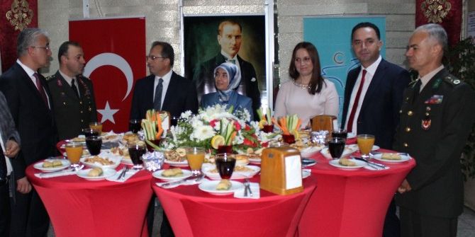 Van’da Cumhuriyet Bayramı Resepsiyonu