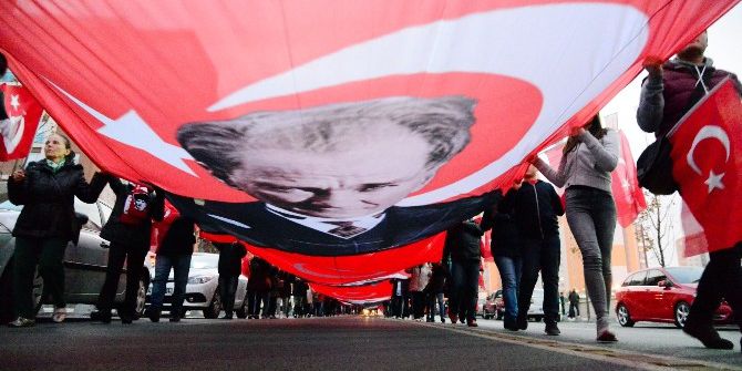 Beylikdüzü’nde Bin 500 Metre Uzunluğunda Bayrakla Yürüyüş Yapıldı