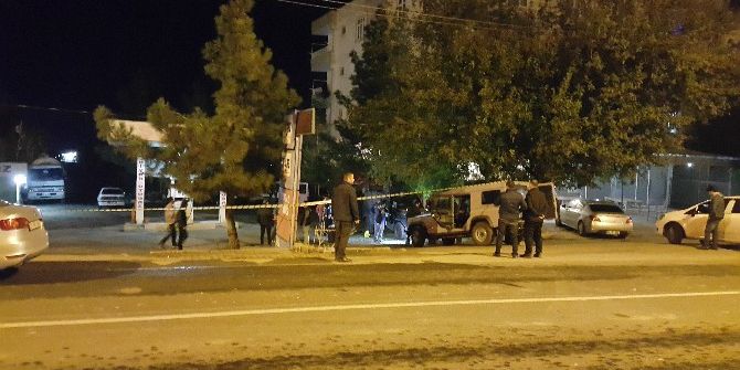 Diyarbakır’da Benzinlikte Bekleyen Zırhlı Araca Roketli Saldırı: 1’i Ağır, 3 Yaralı