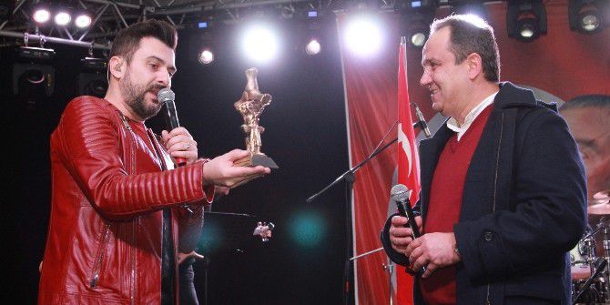 Gökhan Tepe Giresun’da Hayranları İle Buluştu.