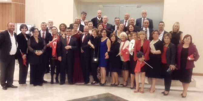 Kuşadası’nda Chp’den Cumhuriyet Balosu