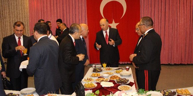 Erzurum’da Cumhuriyet Resepsiyonu