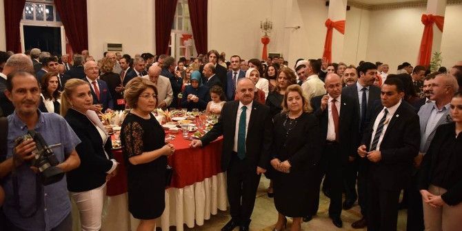 Mersin’de Cumhuriyet Resepsiyonu