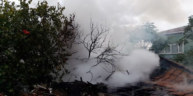 Eyüp’te Yangın Paniği