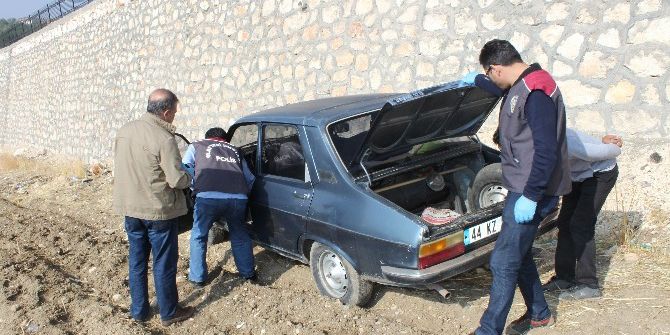 Çalıntı Otomobil Terk Edilmiş Vaziyette Bulundu