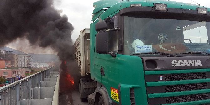 Seyir Halindeki Tır’da Yangın Çıktı