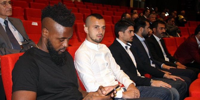 Gaziantepsporlu Futbolcular Cumhuriyet Resepsiyonunda