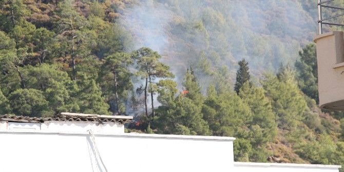 Marmaris’te Orman Yangını Büyümeden Söndürüldü