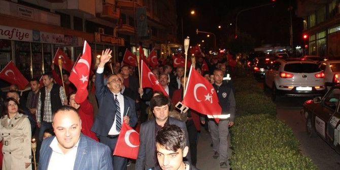 Alaşehir Sokakları Fener Alayıyla Aydınlandı